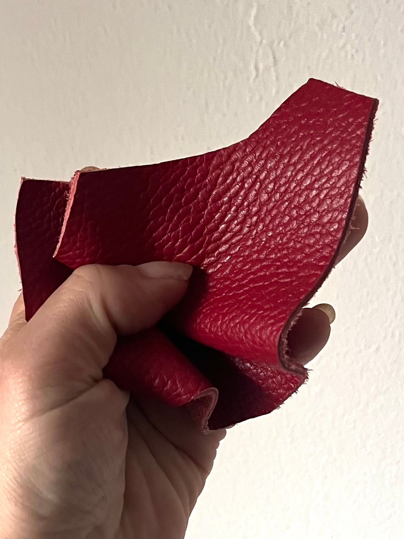 Color rosso scuro disponibile per Pearl