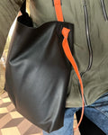 Bomberina nera